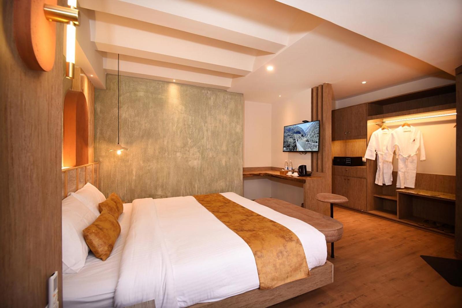 Daali Hotel & Apartment Катманду Экстерьер фото