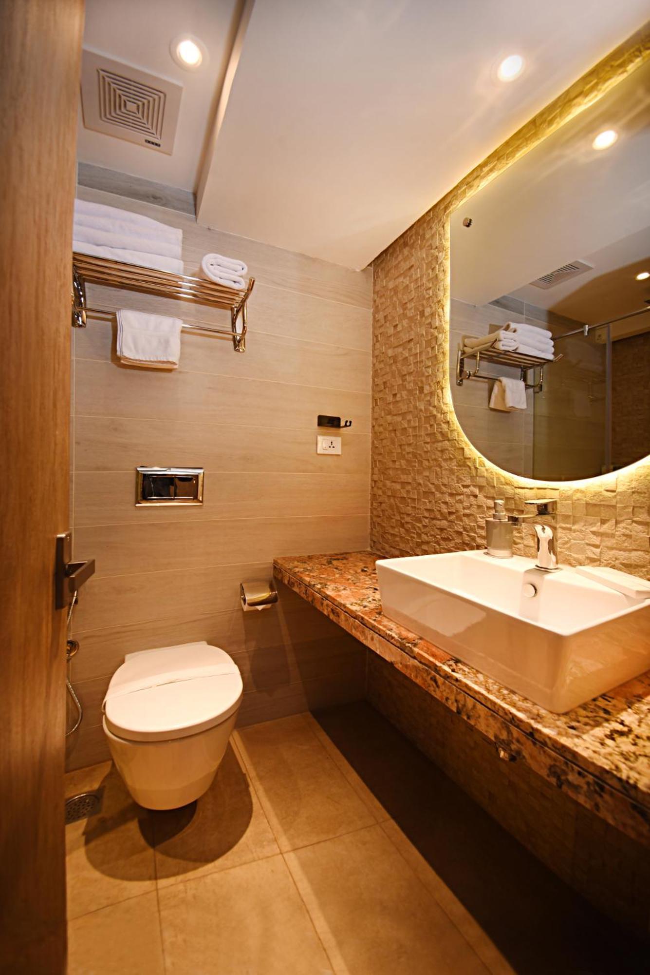 Daali Hotel & Apartment Катманду Экстерьер фото