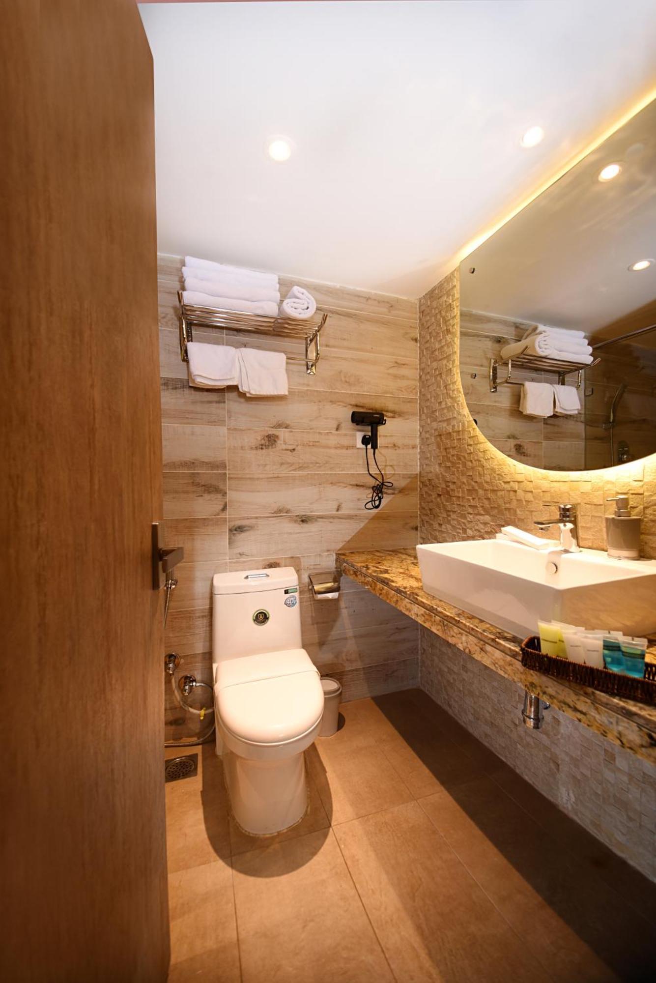 Daali Hotel & Apartment Катманду Экстерьер фото