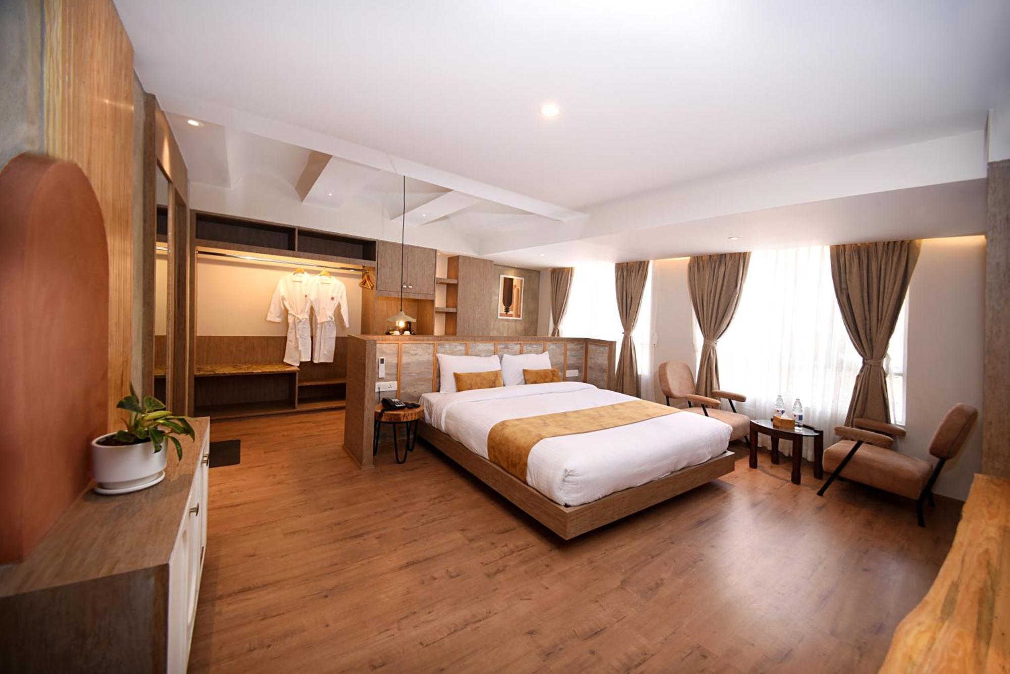 Daali Hotel & Apartment Катманду Экстерьер фото