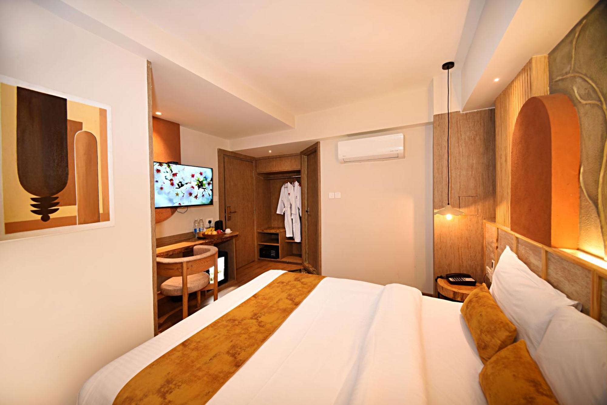 Daali Hotel & Apartment Катманду Экстерьер фото